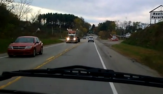 Une conductrice provoque 2 accident après s’être endormie au volant ! (vidéo)