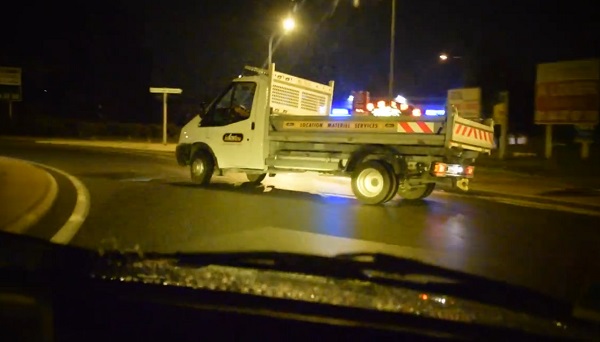 Il drifte avec un camion de location Kiloutou dans un rond-point (vidéo)