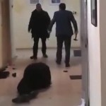 Bagarre entre mecs de sécu : marteaux, lacrymos, matraques, etc (vidéo)