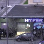 Choc : les images du face-à-face entre le Raid et Amedy Coulibaly lors de l&rsquo;assaut, porte de Vincennes (vidéo)